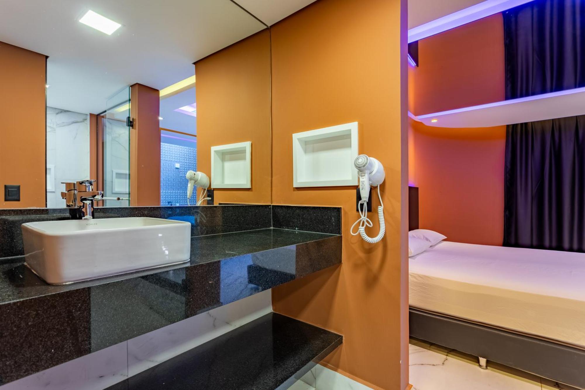 Drops Motel Brasilia Núcleo Bandeirante エクステリア 写真