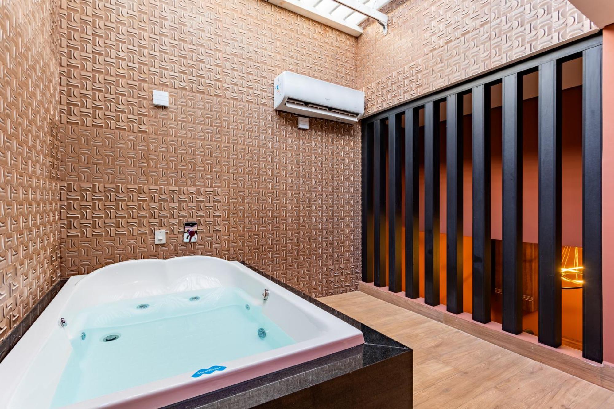 Drops Motel Brasilia Núcleo Bandeirante エクステリア 写真